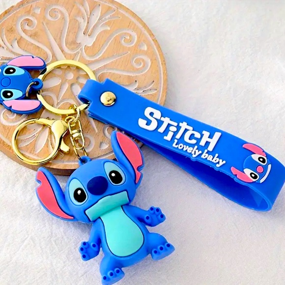 Stitch Keychain - Picture 2 of 5